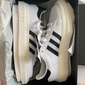 Adidas x Beyonce Beyonce Superstar sneakers women’s size 7